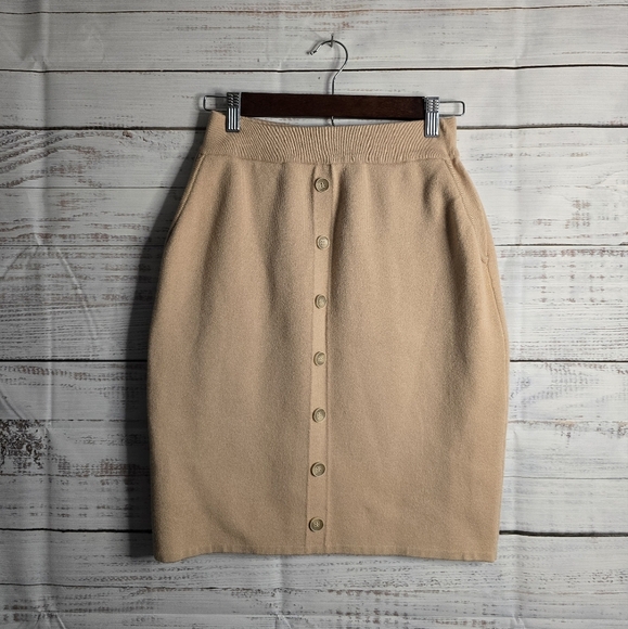 Zyia Active womens Medium camel tan knee length skirt with pockets. - Picture 1 of 7